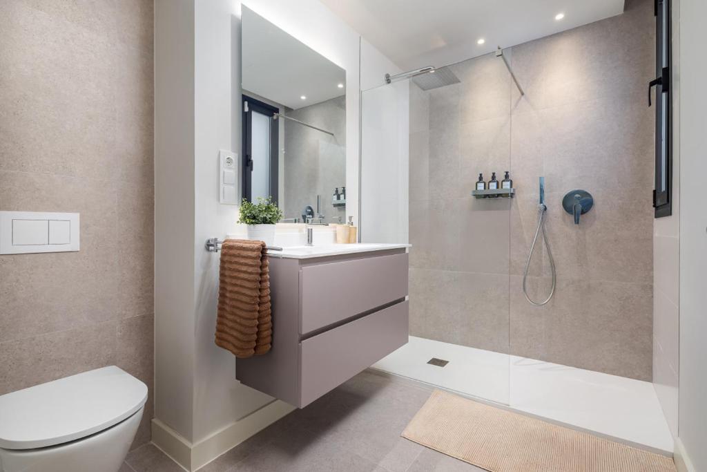 Luxury Apartment with a Private Garden - 3