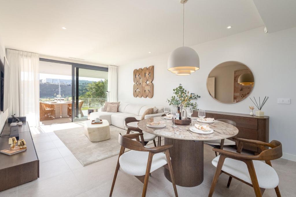 Luxury Apartment with a Private Garden - 4