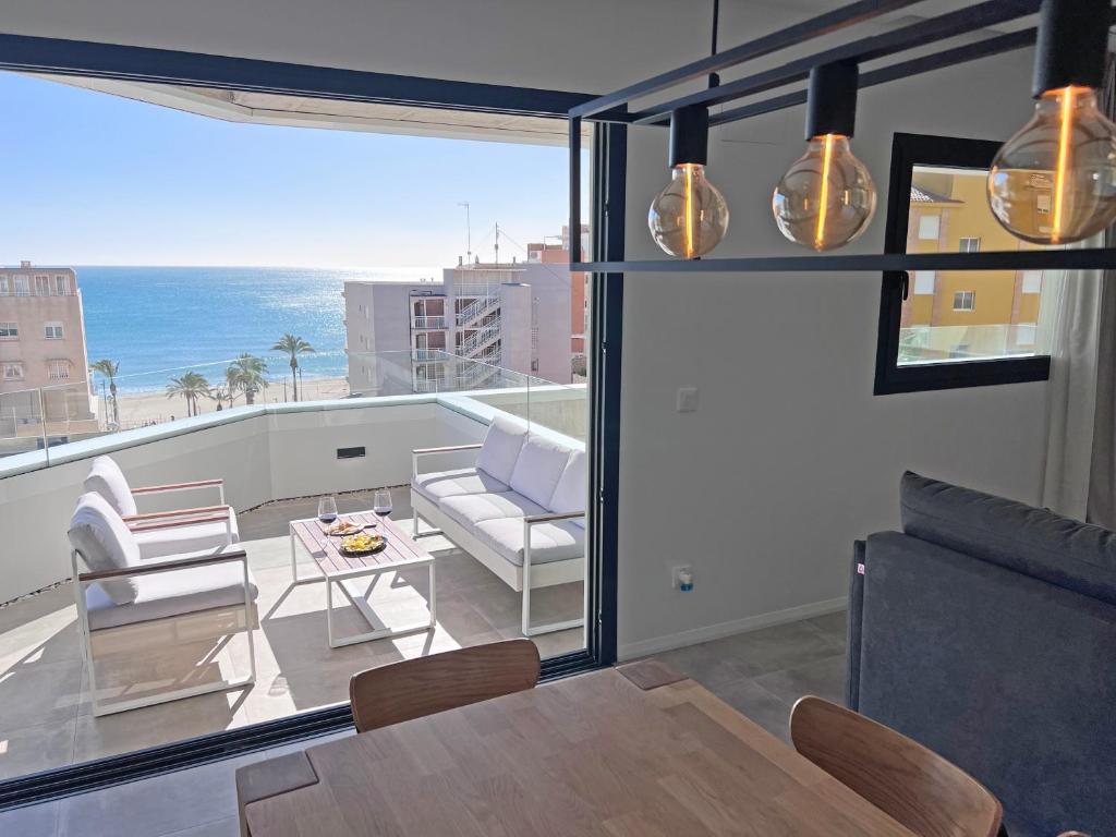 Lujo, Piscina, Terraza frente al Mar y Parking Privado - 2A - 1