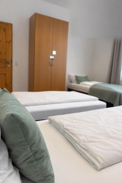 Kaza Guesthouse, centrally located 2 & 3 bedroom Apartments in Augsburg - 3