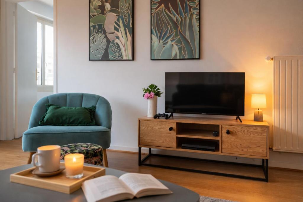 Le 8e Art - appartement 8 personnes, 4 chambres, idéal groupes, parking, wifi - 3