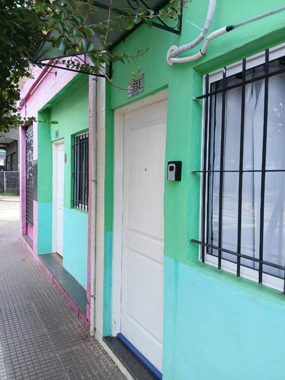 Cálido y Sencillo Monoambiente a 100 m Estación SF - 2