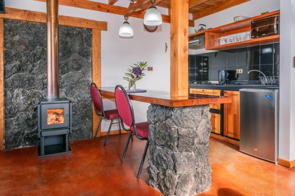 Cabañas Martina Bungalows con vista a volcanes l Frente al Lago Llanquihue l Piscina temperada y tinaja TV y WiFi l Hasta 6 personas - 4