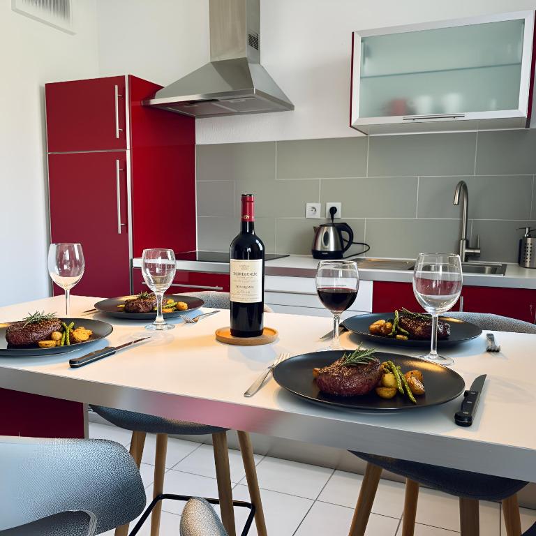 RedLounge - Appartement avec Piscine et Jardin - 5