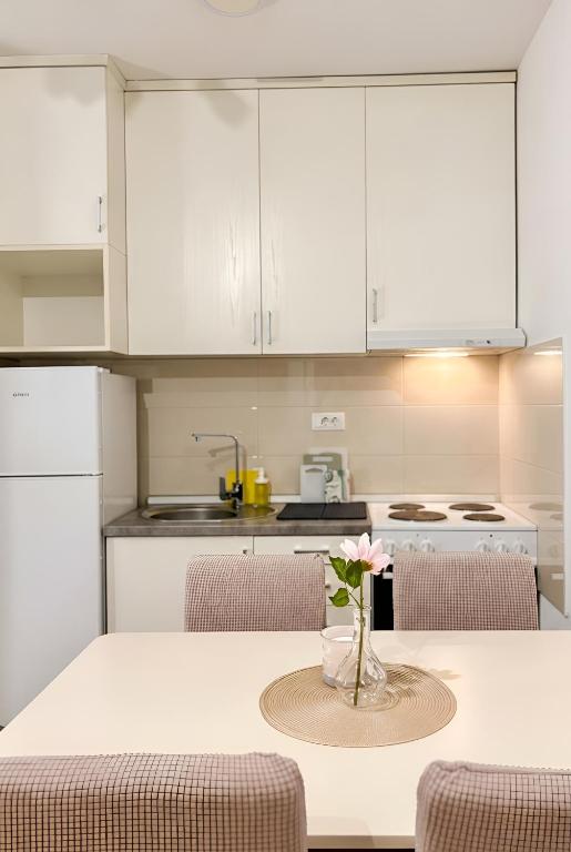 Central City Nest 4 guests Balcony & Free Parking - 5