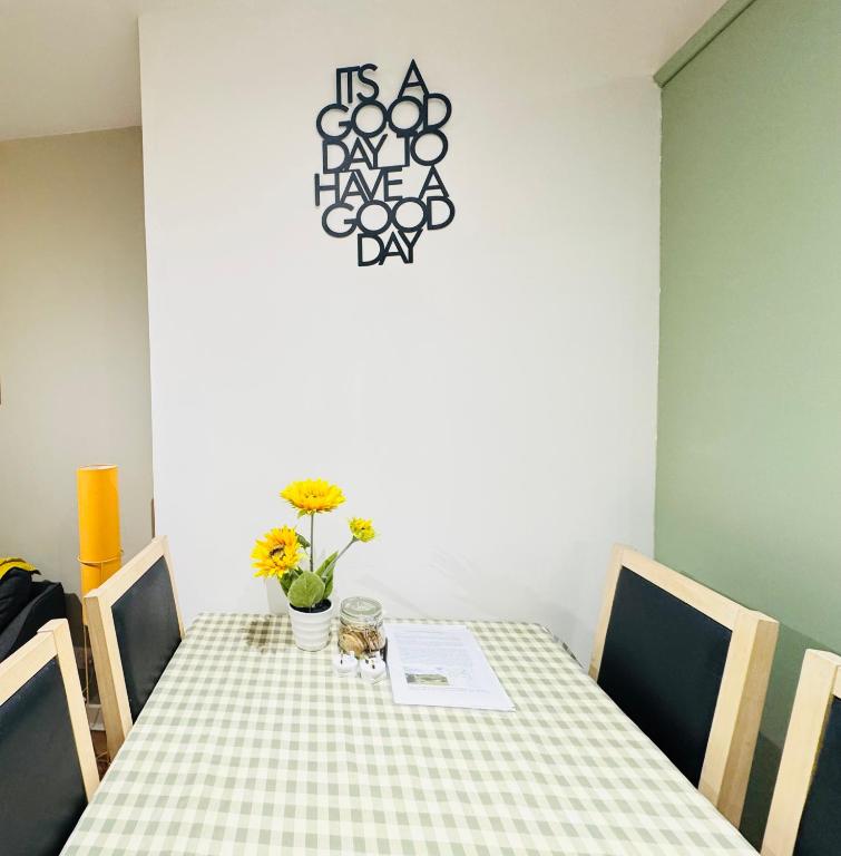 Spacious Flat Near Royal Mile Edinburgh photo 7