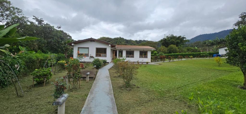 Karlsson Fernandez House - 1