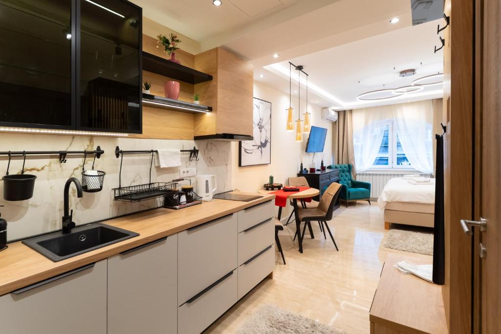 Luxury Apartment Old Town City Center - 4