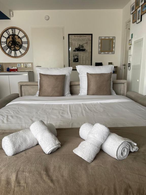Q&R Renting - Suites Design Modernes et Luxueuses- Confort Parking AC Mer - 4