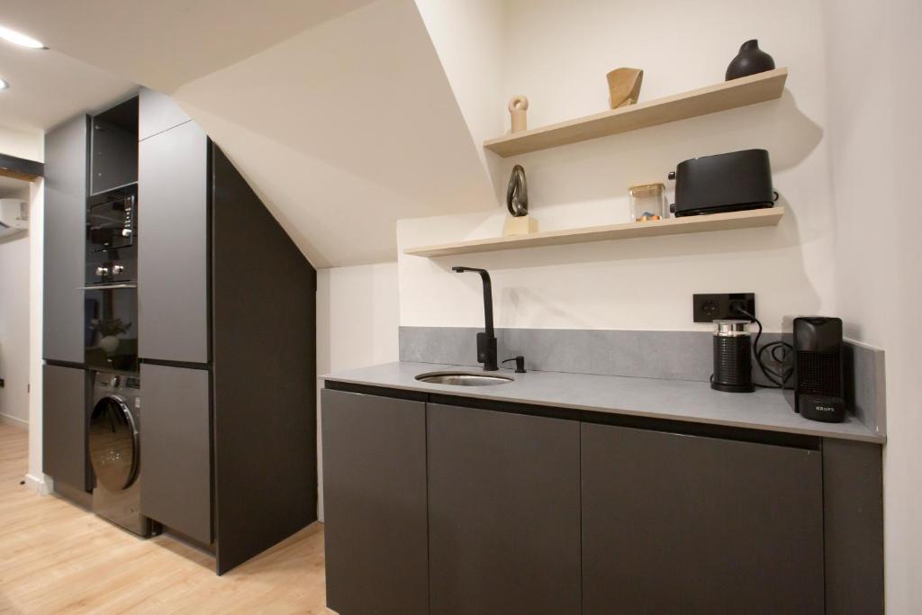 Renovated Apartment in Historic Bilbao Old Town AC - 5