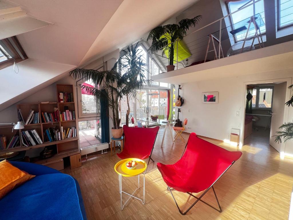 Möblierte 3-Zimmer-Wohnung mit Balkon zur Zwischenmiete in München-Pasing - 1