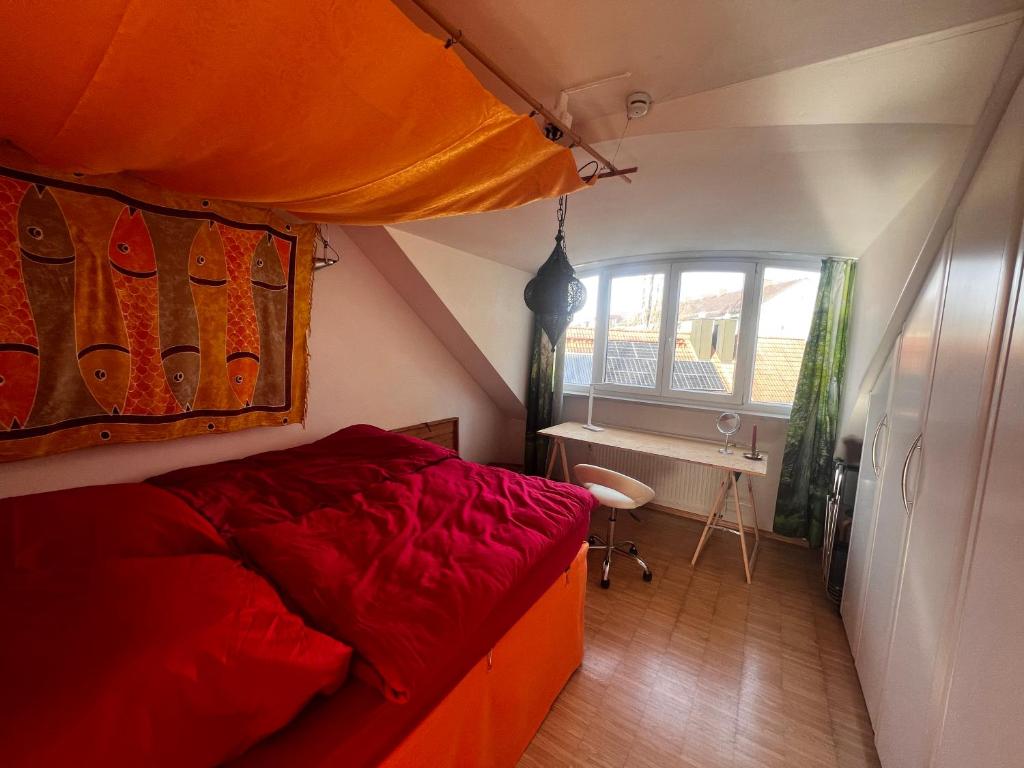 Möblierte 3-Zimmer-Wohnung mit Balkon zur Zwischenmiete in München-Pasing - 2