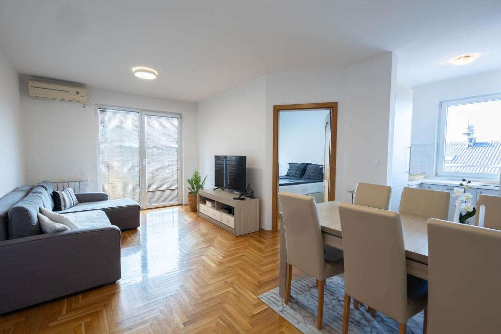 Apartment Caleya - With Private Parking - 1