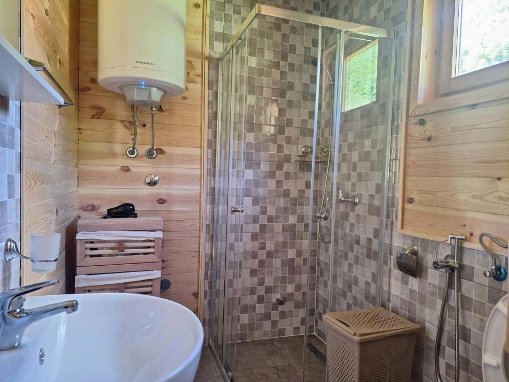 Riverland Cottage 2 - 3