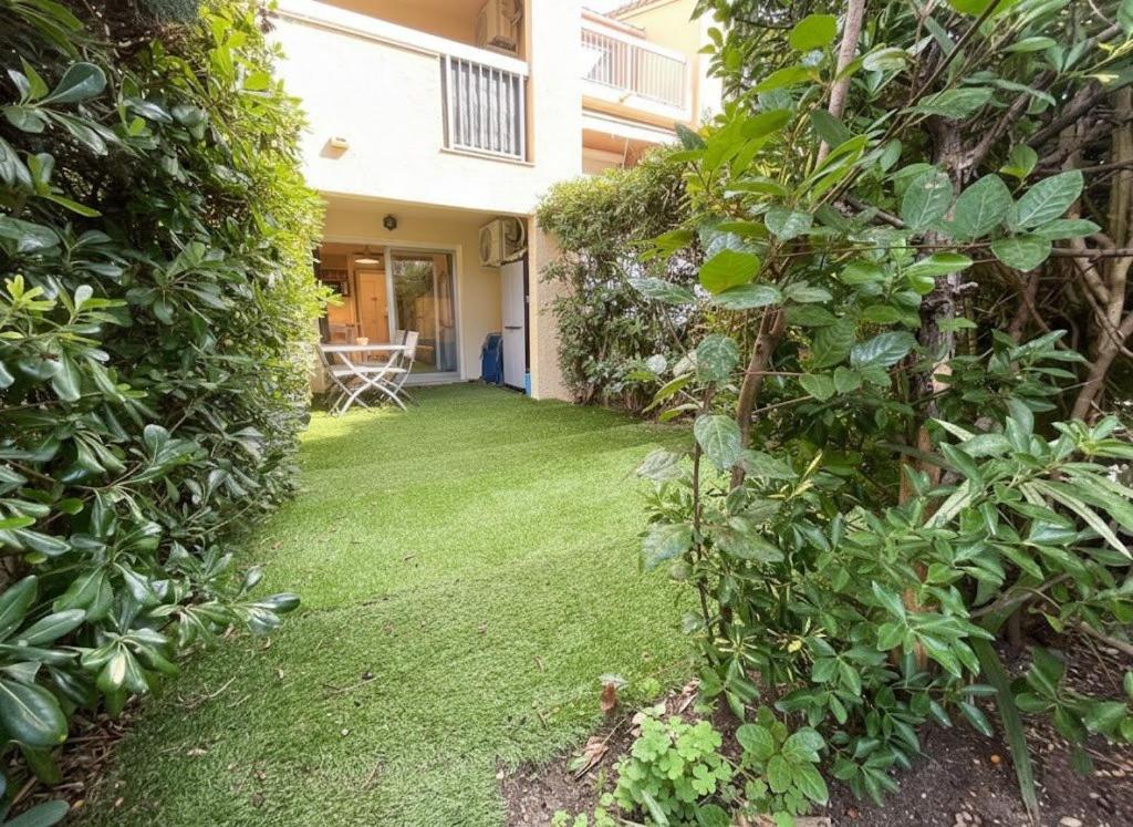 Cogtrop - Studio de Charme avec Jardinet Privatif dans résidence avec piscine au cœur du Golfe de Saint-Tropez - 3