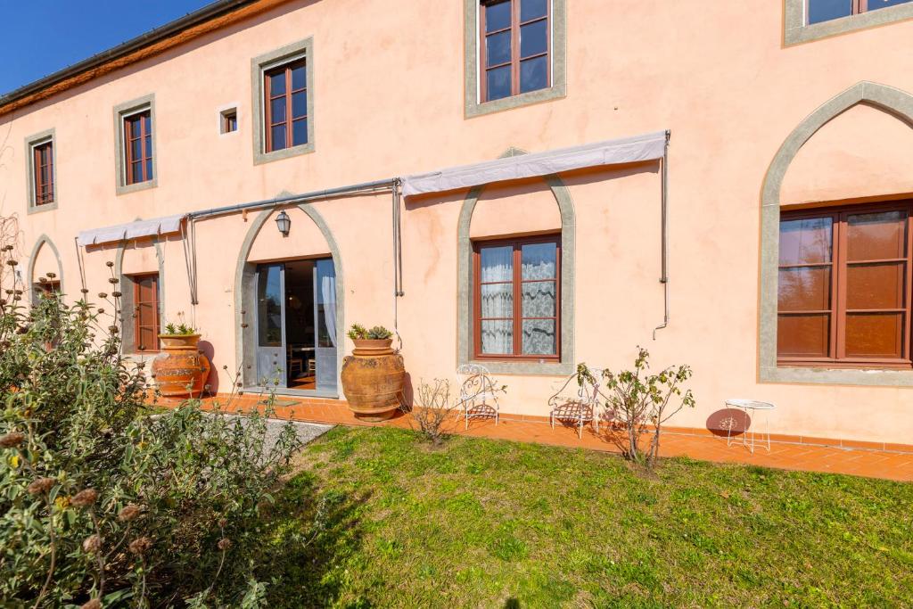 Exclusive Villa with two Pools and private garden - 4