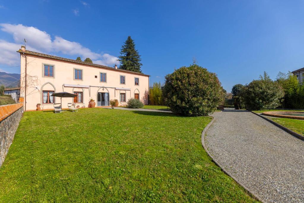 Exclusive Villa with two Pools and private garden - 2