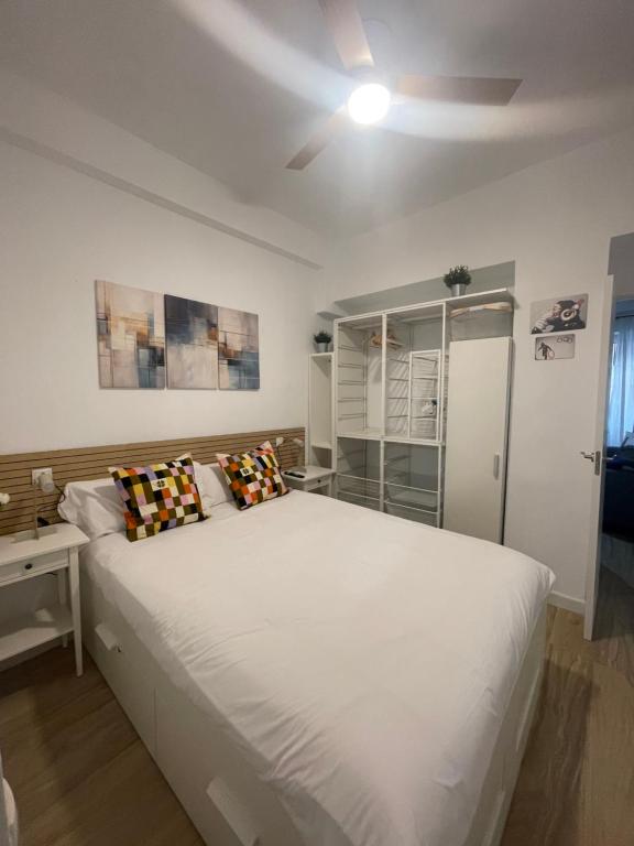 Studio one-bedroom apartment in Madrid - 5