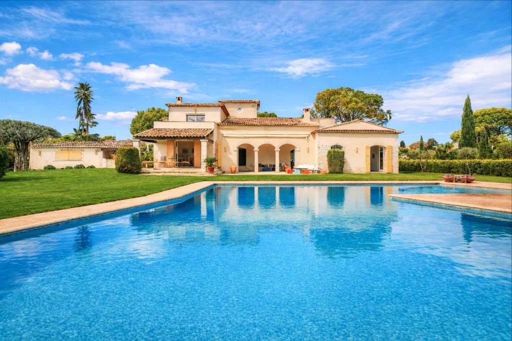 Magnifique Villa Provençal avec Piscine et Vue Mer - 1