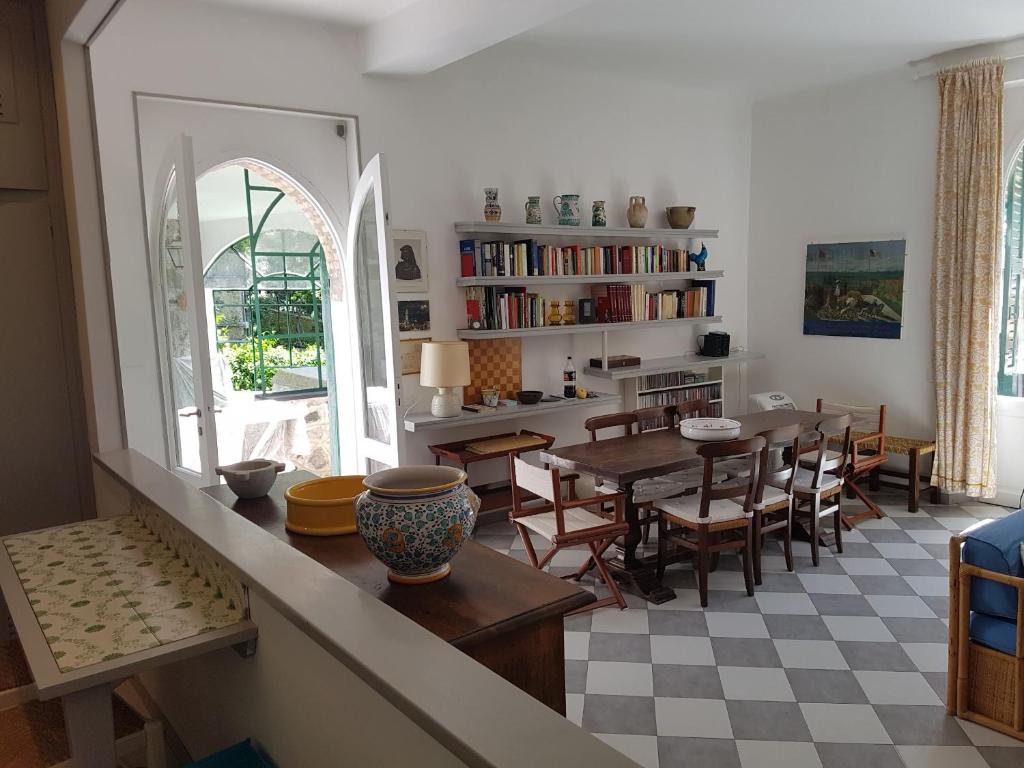Benedetta Beautiful House - By the Sea - 5