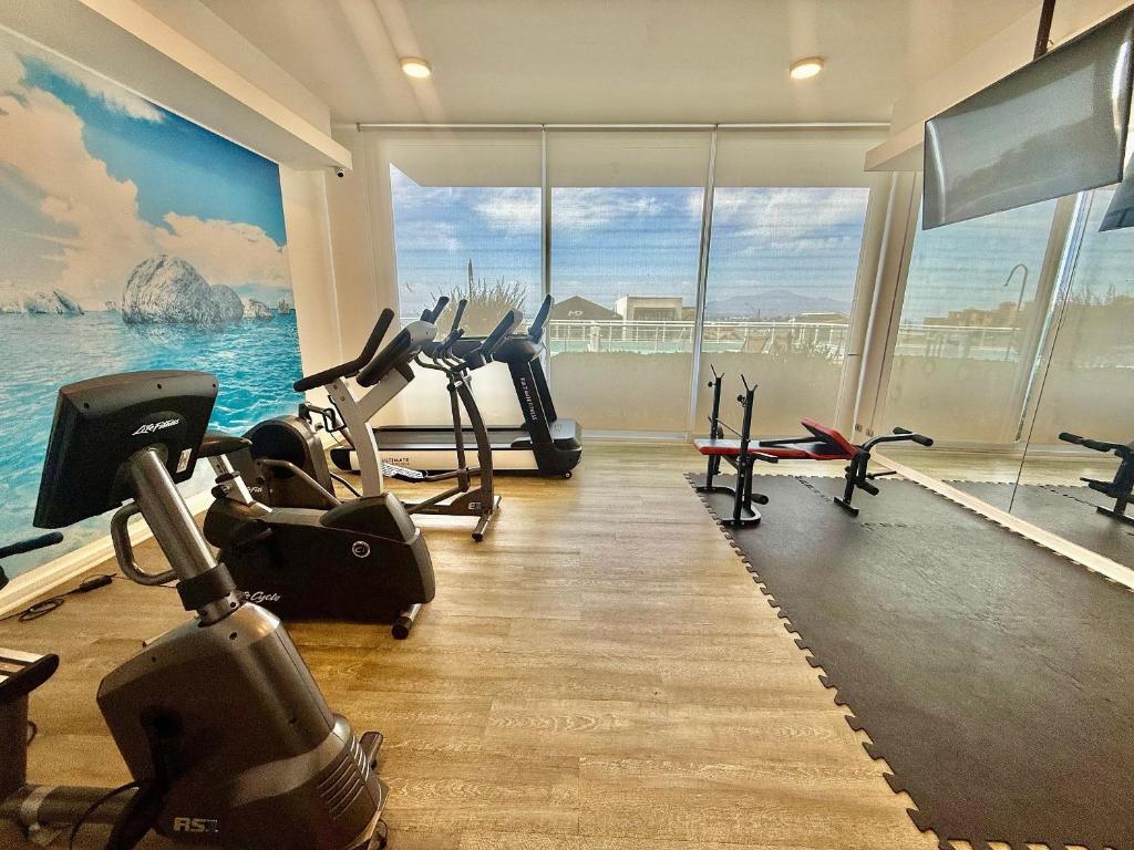 Apartment with ocean view and heated pool - 3