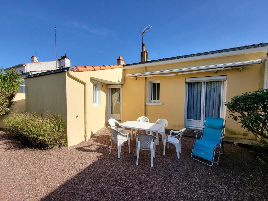 Charmant T3 avec Jardin Clos à 700m de la Plage et Commerces - FR-1-92-768 - 1