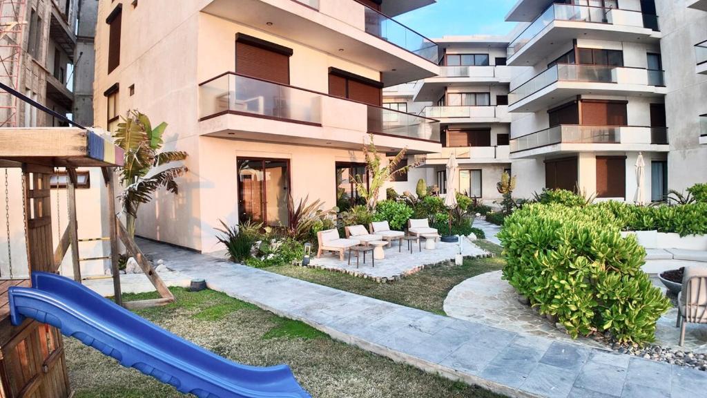 Alberca con terraza privada y con acceso a la playa - 3