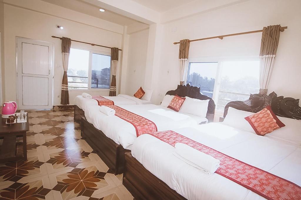 Travellers Cafe and Stay — Sauraha (2)