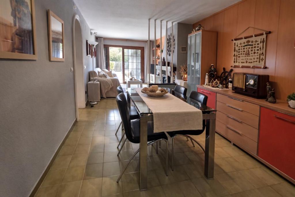 Casa Aurora – Piscina, Jardín y BBQ en Tossa - 3