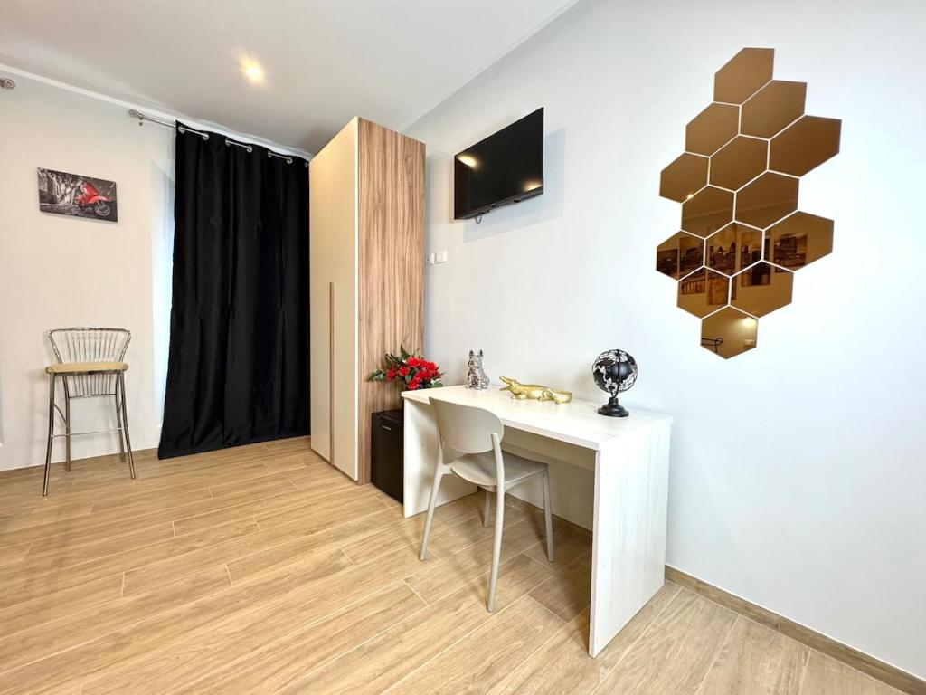 Harmony Room - a stone's throw from Piazza Maggiore - 4