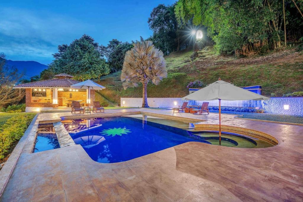 Countryside Villa | Pool, BBQ & Views, Starlink - 2
