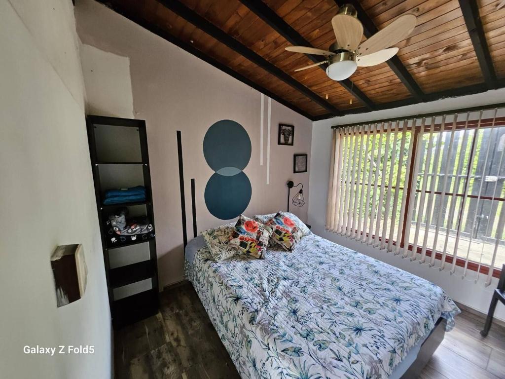 Red Cabin Retreat with free airport rides - 4