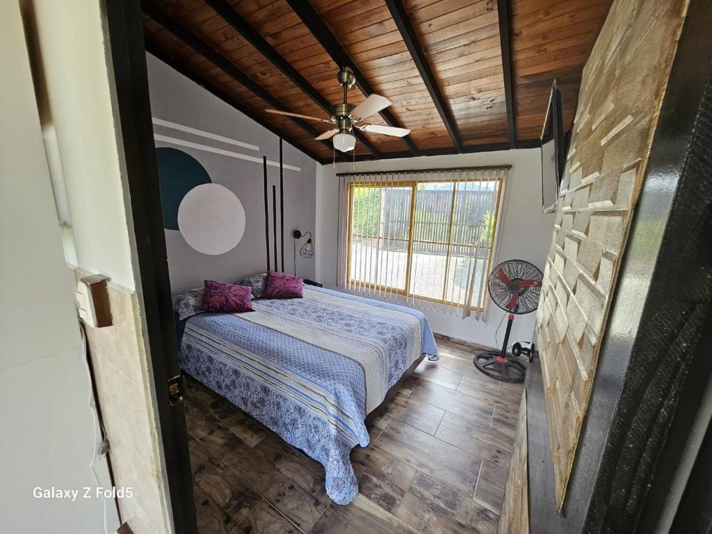 Red Cabin Retreat with free airport rides - 5