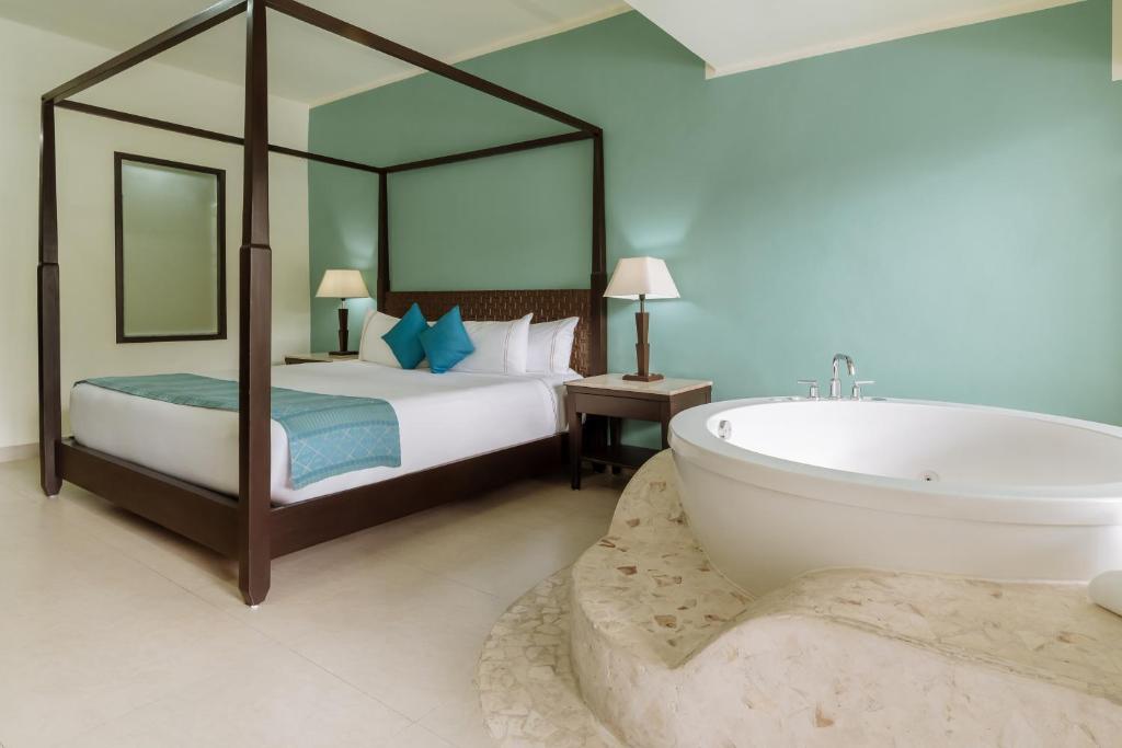 Iberostar Selection Riviera Cancun - All Inclusive — Hotel rooms in Puerto Morelos, Quintana Roo