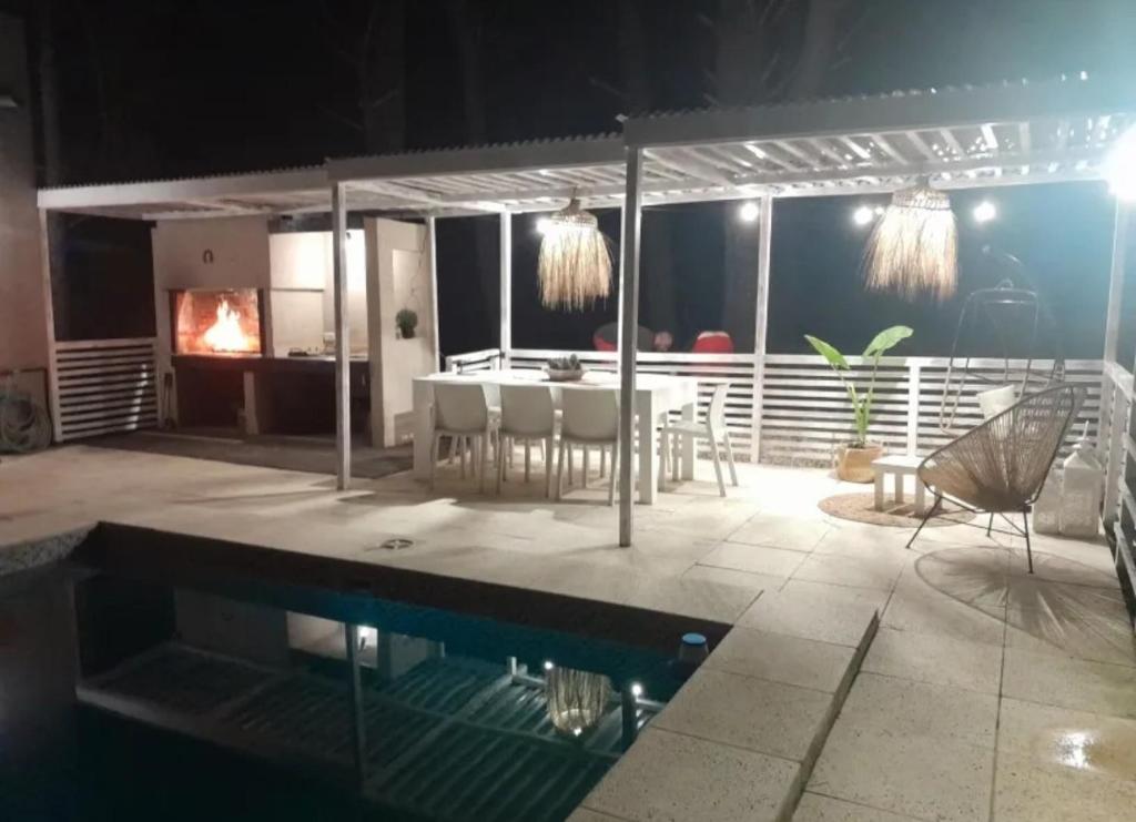 Casa en barrio bosque,costa esmeralda - 2
