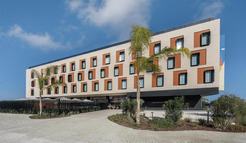 Hampton By Hilton Alicante Airport - 2