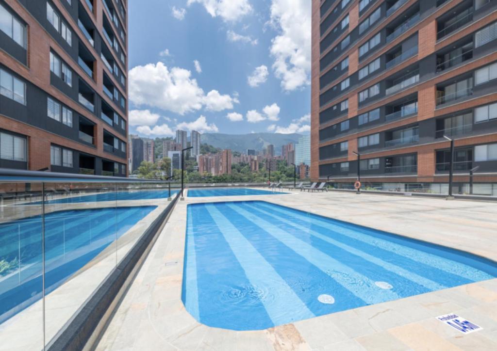 Apartment in El Poblado 2 bedrooms, 3 Baths - 4