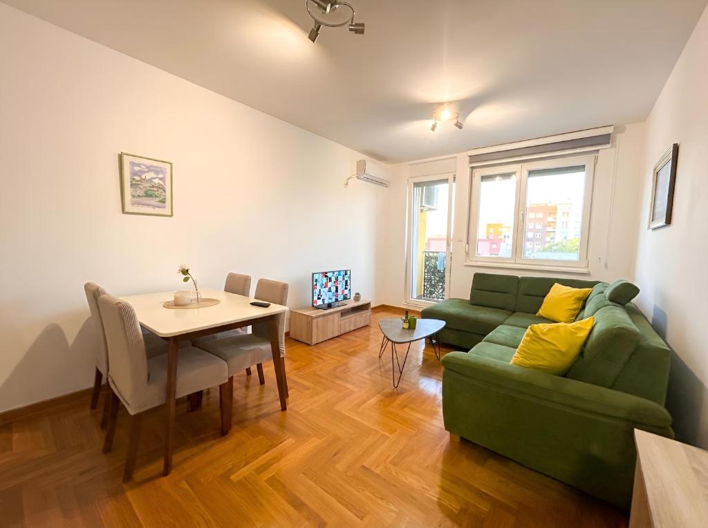 Central City Nest 4 guests Balcony & Free Parking - 2