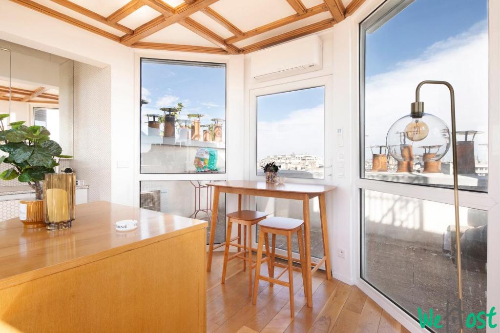 WeHost - Studio with Eiffel Tower view in heart of 7e arrondissement - 1