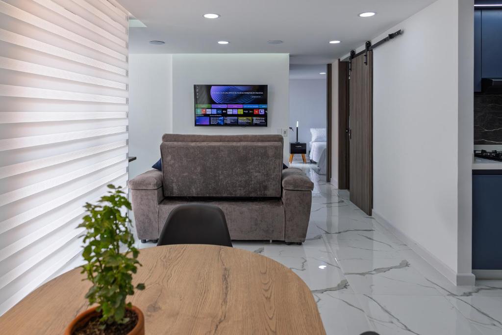 Gallery 305 - 2