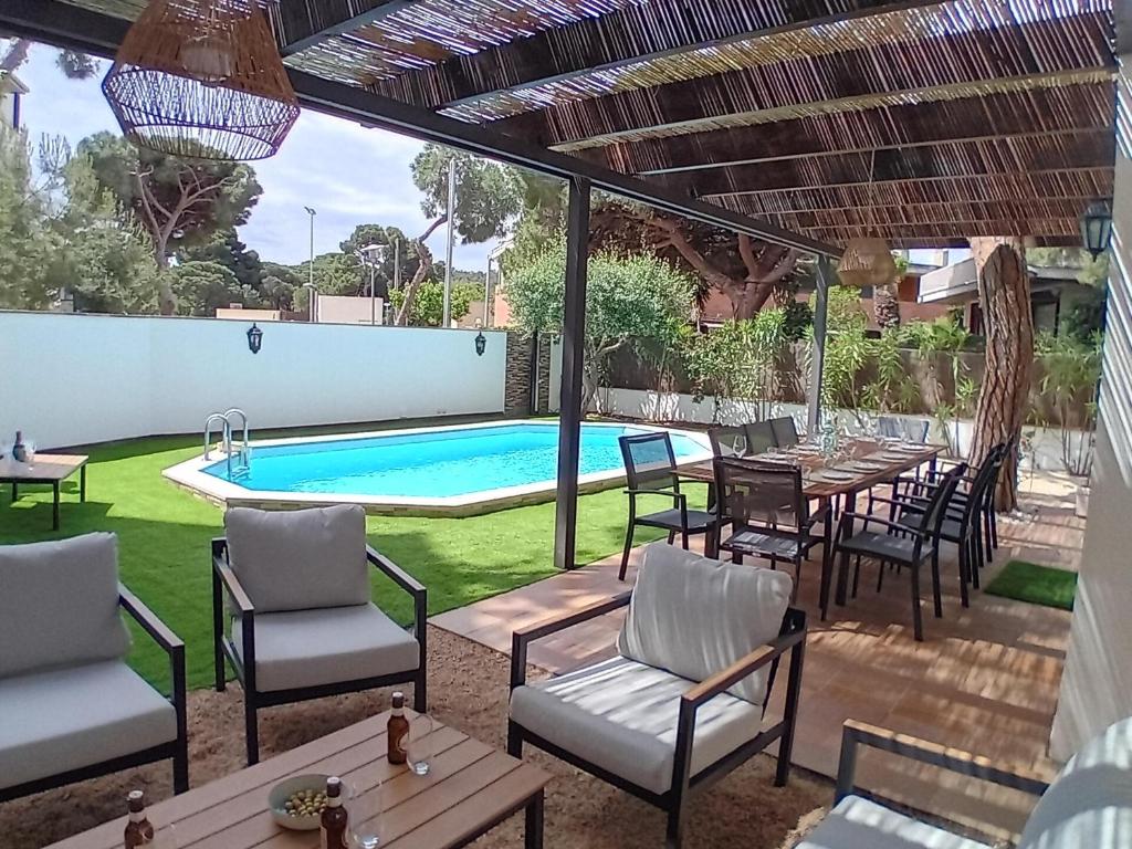 Villa Exclusiva con Piscina Privada en Platja d'Aro - ES-209-100 - 3