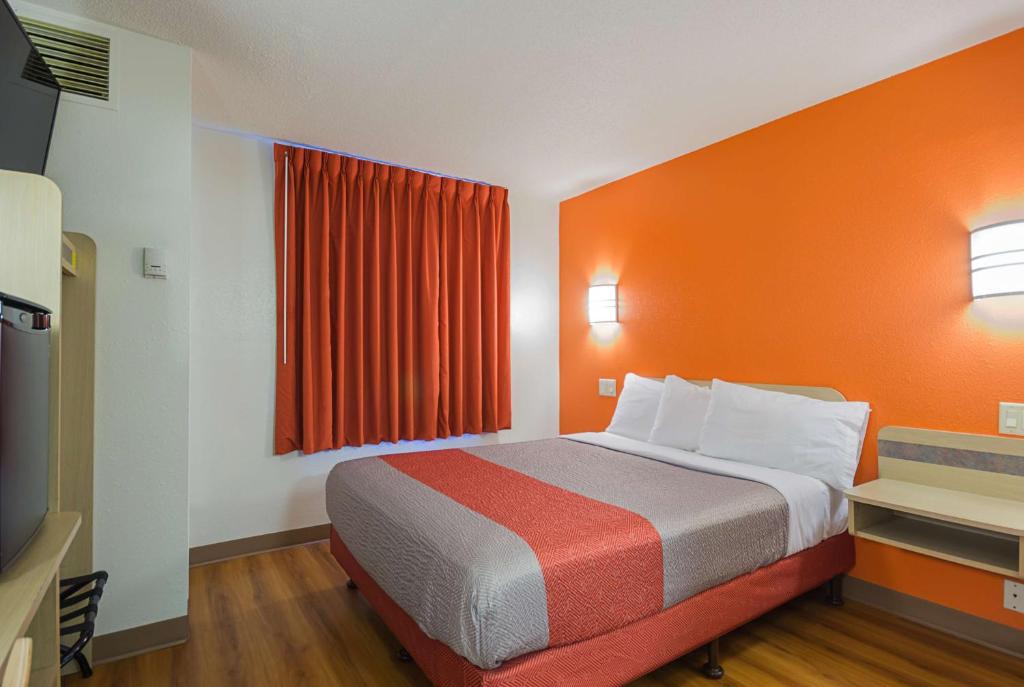 Motel 6-Whitby, ON - Toronto East, Whitby