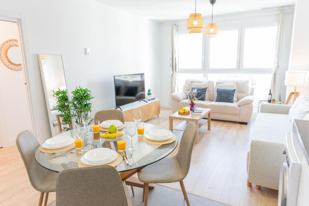 Luxury apartment in urban sky - 2