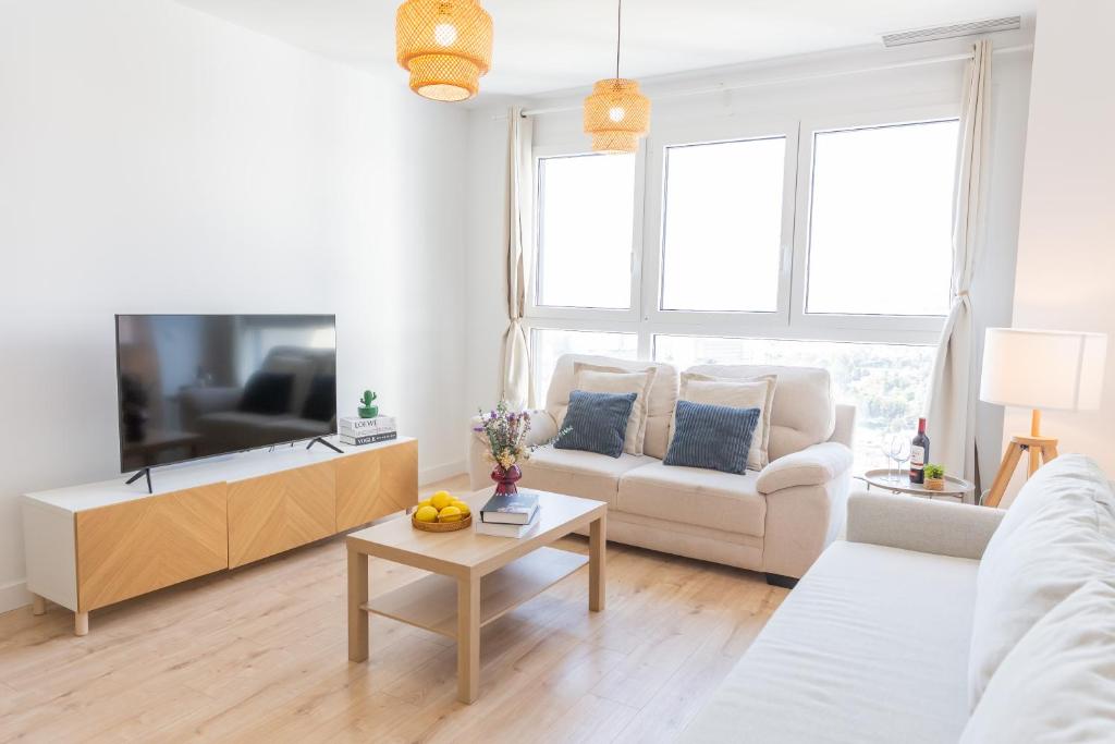 Luxury apartment in urban sky - 3