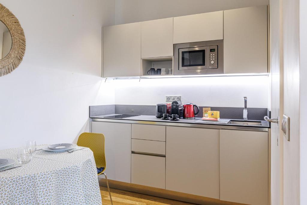 Cozy Studio in Nice Harbor - Garibaldi Square - 4