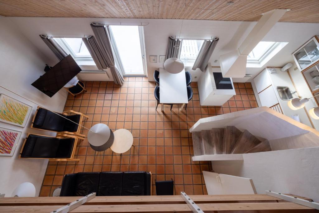 Shared lounge/TV area