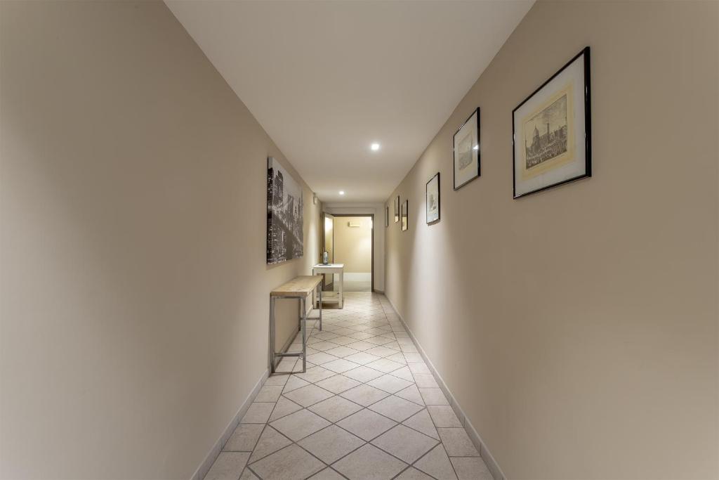 Raffaello Charming Apartment Near Duomo Square - 4