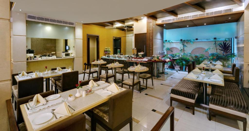 Restaurant, Grand Residency Hotel & Serviced Apartments in Mumbai