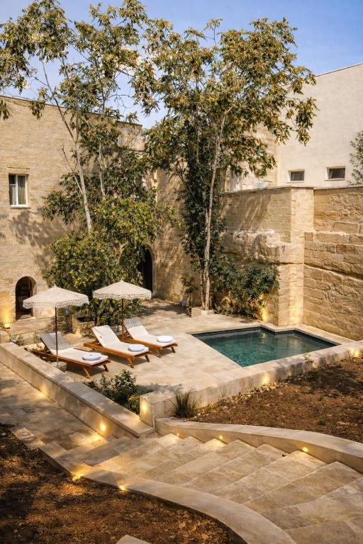 CAVA Urban Relais & Pool - 1