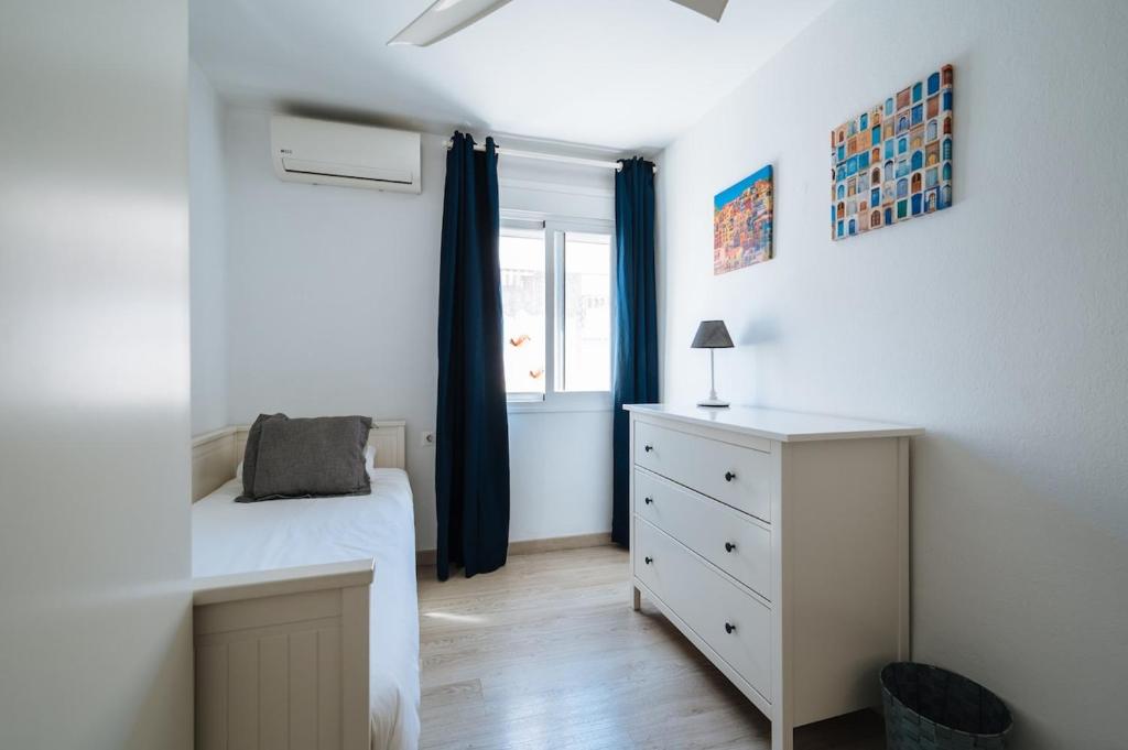 2 bedroom apartment with terrace and views - 4